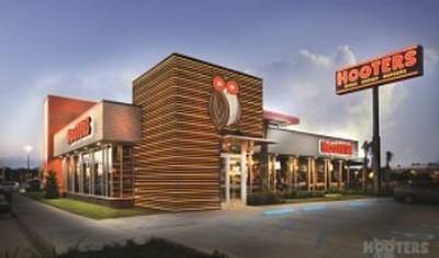 Moms Eat Free at Hooters (5/13)