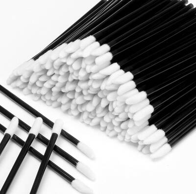 Free Disposable Lipstick Wands Applicators